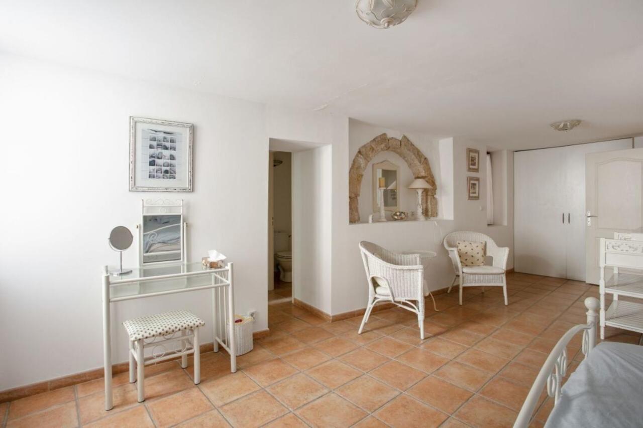 Charming 2-bed House In Marseillan (Herault)