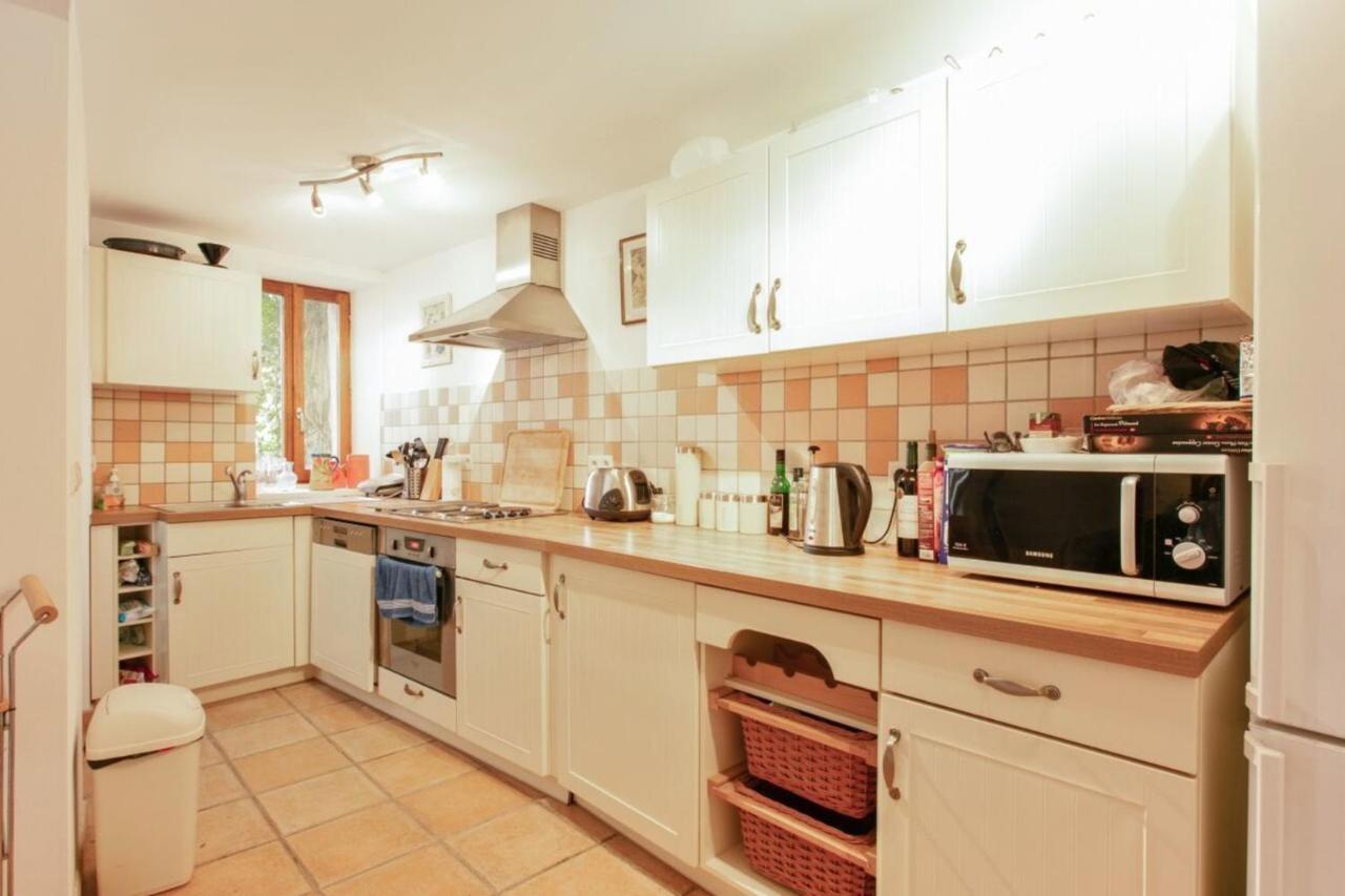 Charming 2-bed House In Marseillan (Herault)